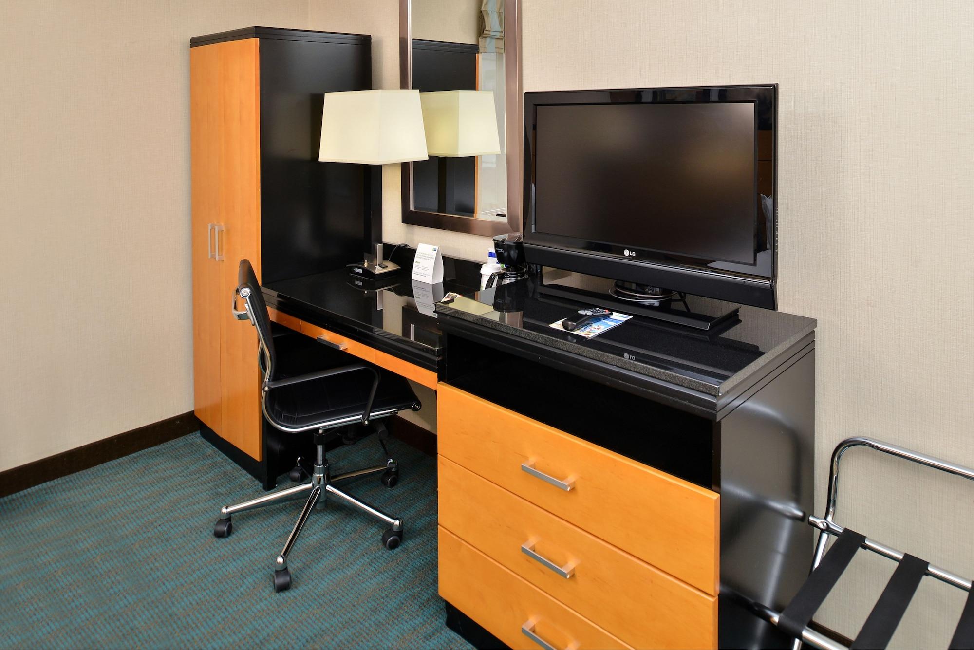 Holiday Inn Express Kennedy Airport, An Ihg Hotel New York Eksteriør billede