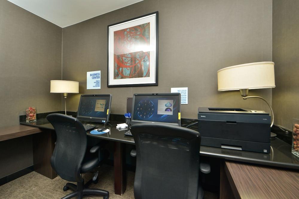 Holiday Inn Express Kennedy Airport, An Ihg Hotel New York Eksteriør billede