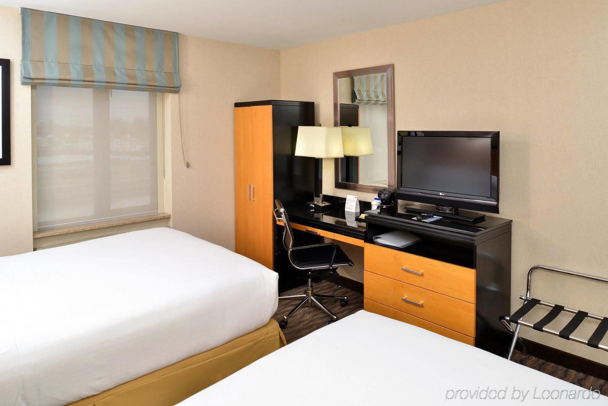 Holiday Inn Express Kennedy Airport, An Ihg Hotel New York Eksteriør billede