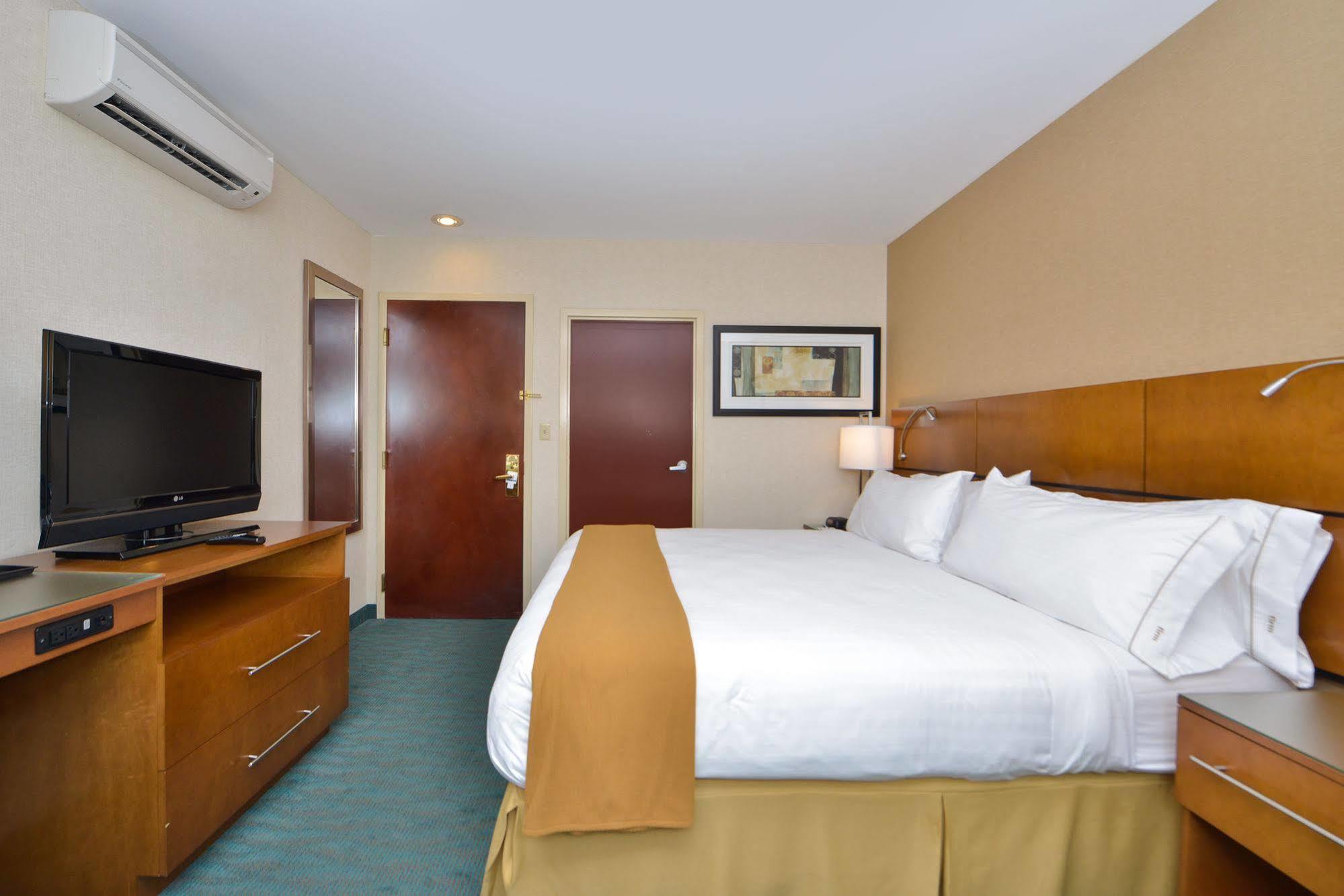Holiday Inn Express Kennedy Airport, An Ihg Hotel New York Eksteriør billede