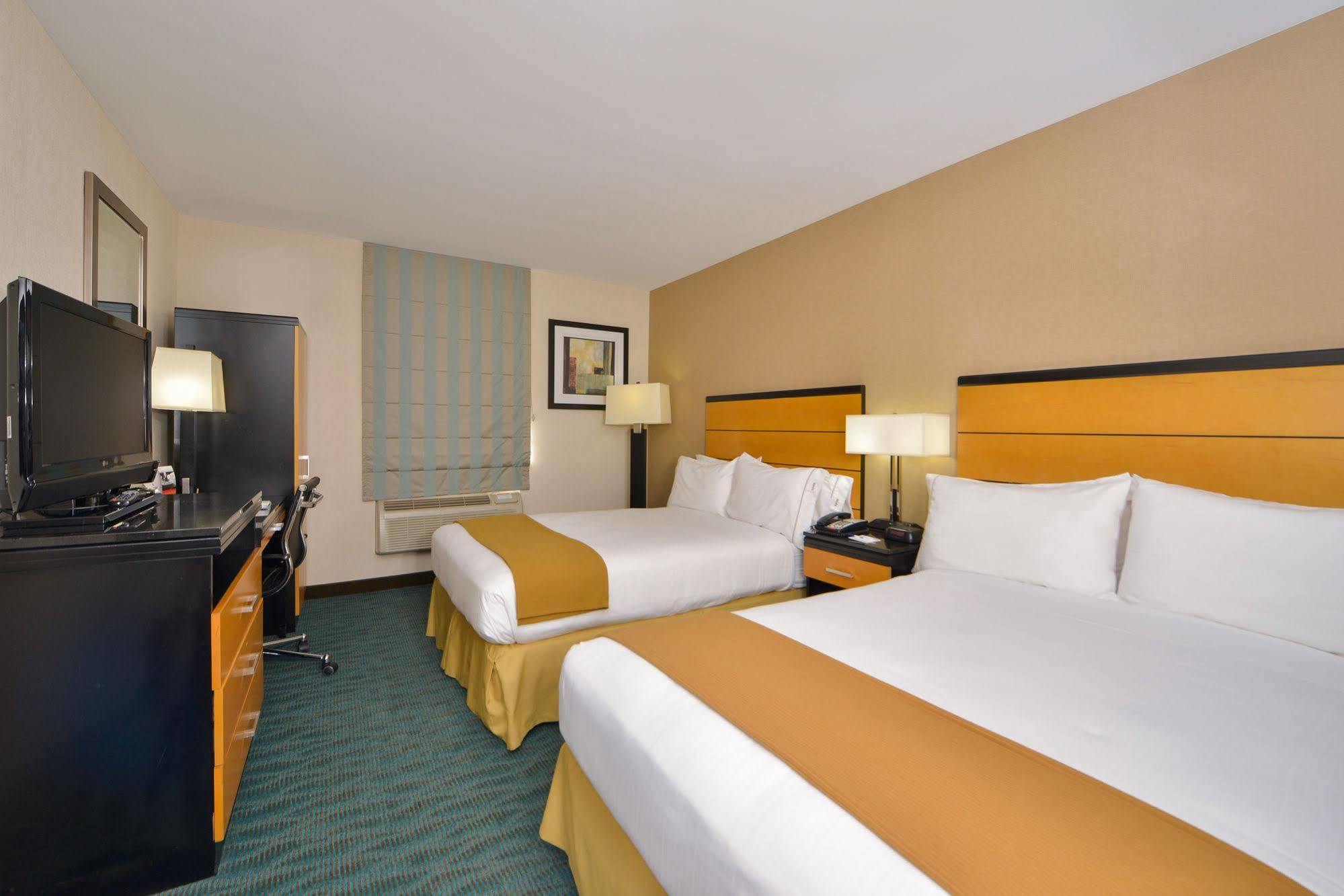 Holiday Inn Express Kennedy Airport, An Ihg Hotel New York Eksteriør billede